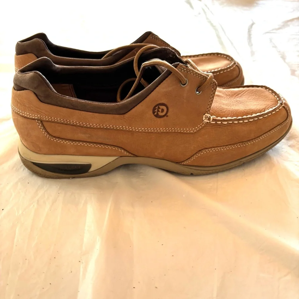 Dunham Captains boat shoes casual leather tan. SZ 10 E Worn Once indoors.